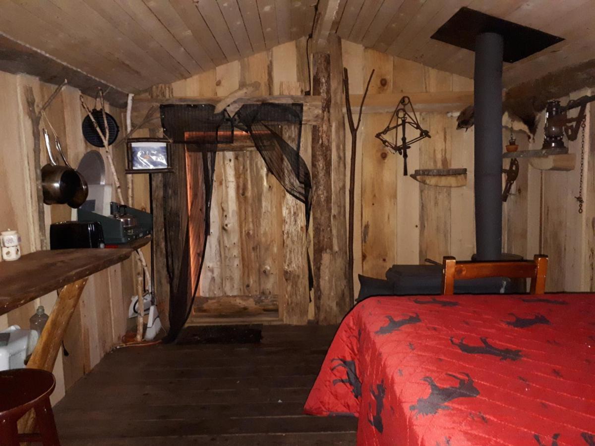 Hebergement De La Montagne St-Roch Saint Roch de Mekinac Kültér fotó